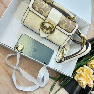 "حقيبة كوتش "